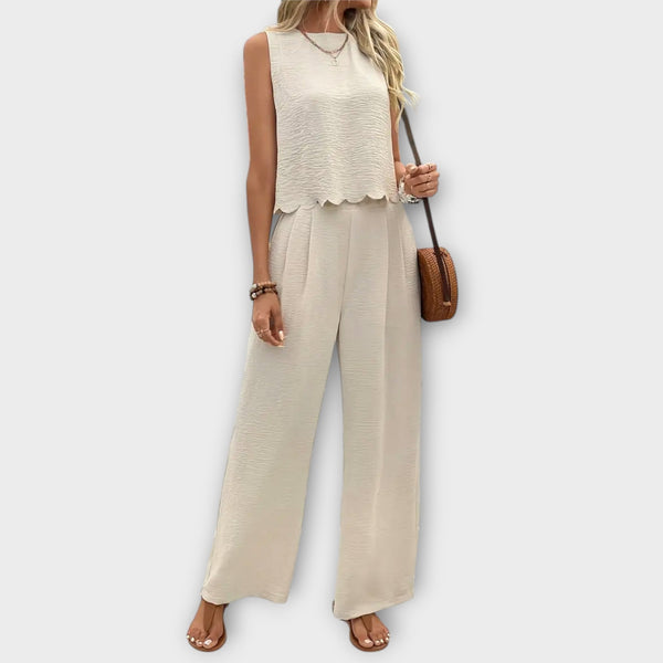 Valeria - Vest with Petals and Pants